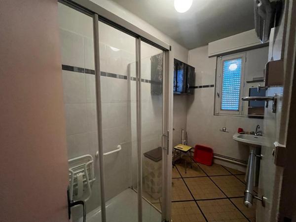 immeuble pont de cheruy centre ville garage cave terrasse appartement T4 local commercial grenier amenageable gros potentiel