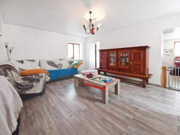 Maison mitoyenne rénovée avec combles aménageables – Quartier de la Liberté, Aix-les-Bains