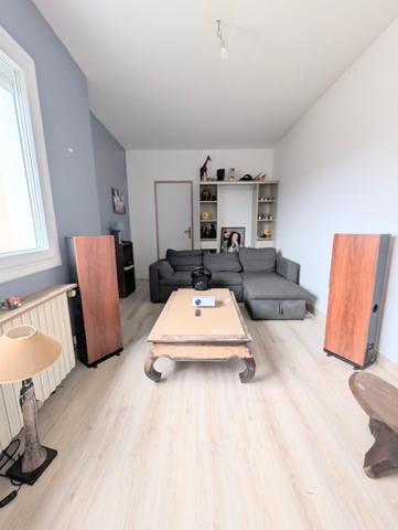 Maison familiale 5 chambres avec jardin – centre-ville de La Flèche Sainte Colombe