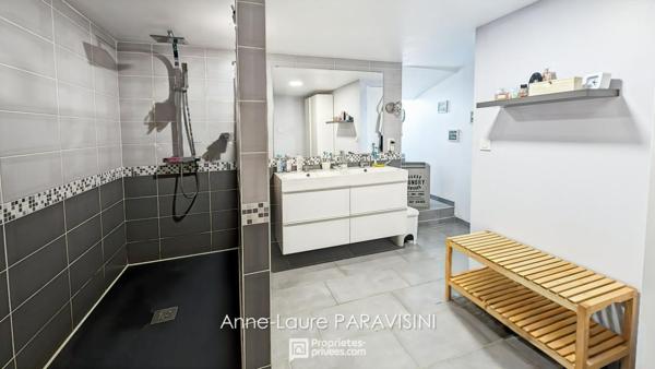 Maison, gîte indépendant et écuries sur 12 000 m² avec vue panoramique