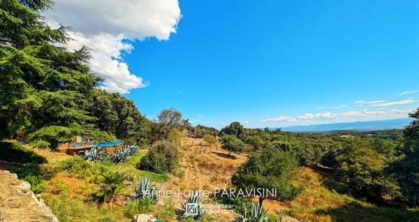 Maison, gîte indépendant et écuries sur 12 000 m² avec vue panoramique