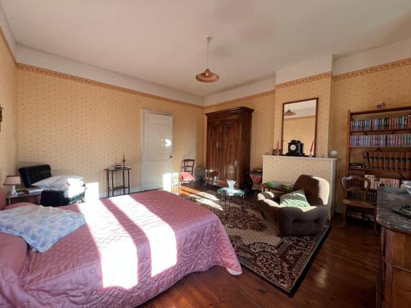 SAINT-SAVIN MAISON DE MAÎTRE Saint-Savin (33920)