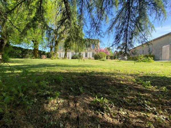 SAINT-SAVIN MAISON DE MAÎTRE Saint-Savin (33920)