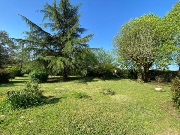 SAINT-SAVIN MAISON DE MAÎTRE Saint-Savin (33920)