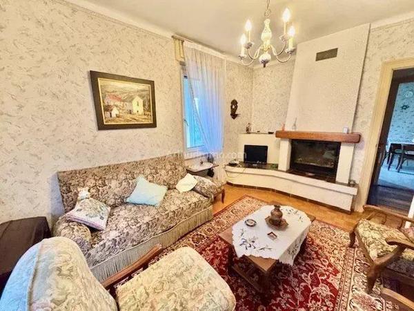 Vente                                                      Maison
                        
                     6 pièces                      150 m2                     à Wintzenheim