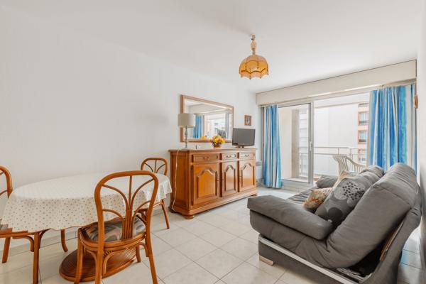 Appartement Les Sables D Olonne 2 pièces 32.86 m² terrasse 11.55 m² à 50 mètres de la plage