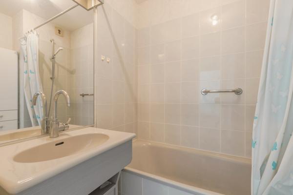 Appartement Les Sables D Olonne 2 pièces 32.86 m² terrasse 11.55 m² à 50 mètres de la plage