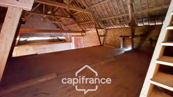 A vendre Maison en pierre de 9 pièces 180 m² avec dépendances de 880 m² sur terrain de 3692 m² (71100)