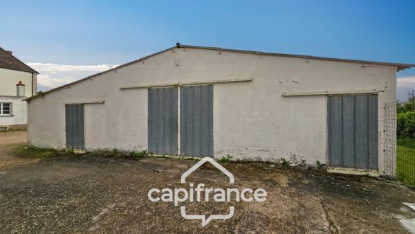 A vendre Maison en pierre de 9 pièces 180 m² avec dépendances de 880 m² sur terrain de 3692 m² (71100)