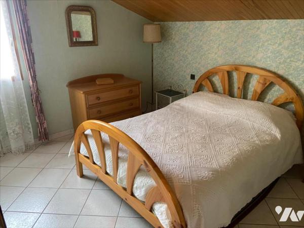 Maison rare à Bramans – 2 appartements F3 avec terrain et garage attenants.