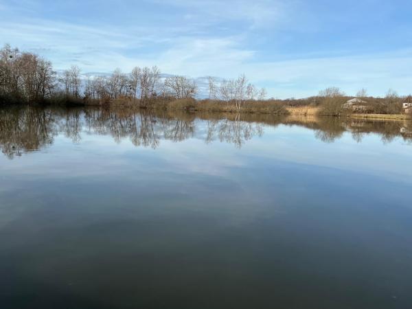 Etang fondé en titre,chalet en dur,  22000m² de surface.