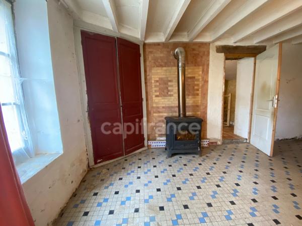 Maison de 70 m2 en pierres à restaurer TAIZE