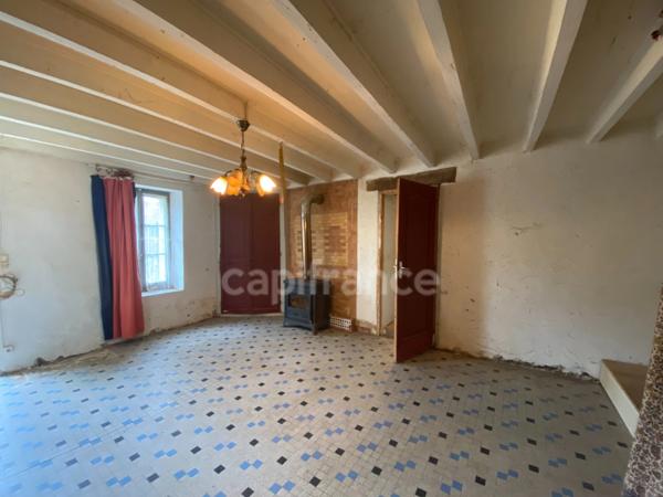 Maison de 70 m2 en pierres à restaurer TAIZE