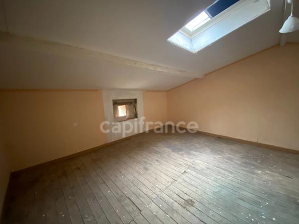 Maison de 70 m2 en pierres à restaurer TAIZE