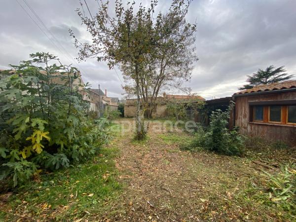 Maison de 70 m2 en pierres à restaurer TAIZE