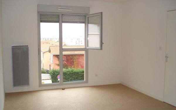 Appartement à vendre    2 pièces • 38,23 m2 Saint-Genis-Laval