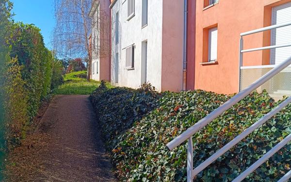 Appartement à vendre    2 pièces • 38,23 m2 Saint-Genis-Laval