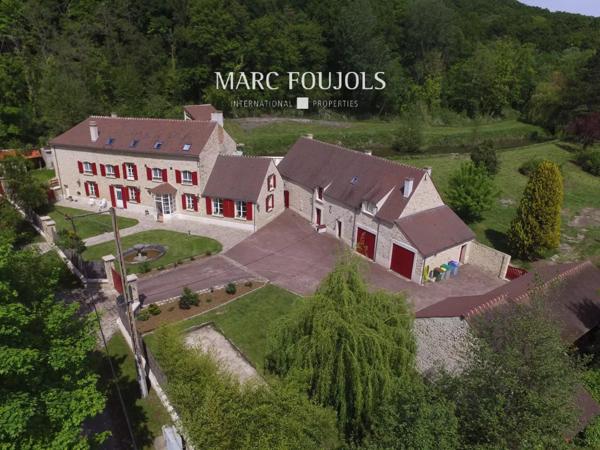 Moulin du XVIII rénové avec dépendance sur un parc de 13920m2