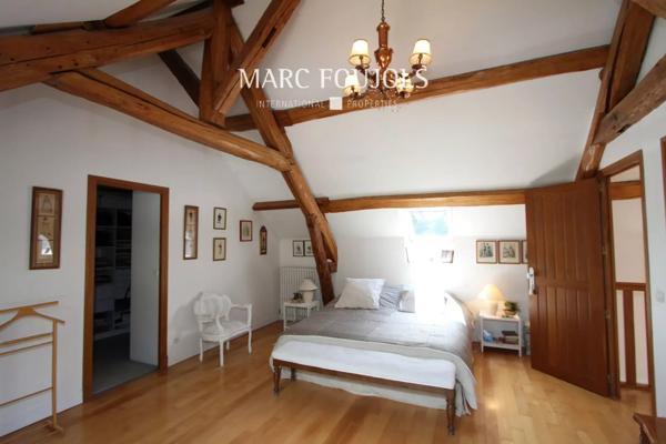 Moulin du XVIII rénové avec dépendance sur un parc de 13920m2