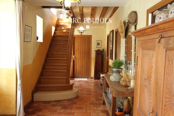 Moulin du XVIII rénové avec dépendance sur un parc de 13920m2