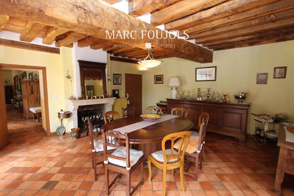 Moulin du XVIII rénové avec dépendance sur un parc de 13920m2