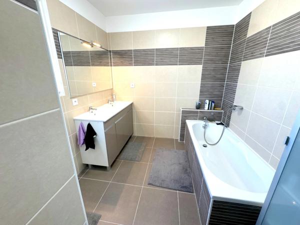 BEAUVOISIN – Maison 94 m² – 3 chambres – Piscine au sel – Garage