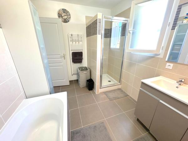 BEAUVOISIN – Maison 94 m² – 3 chambres – Piscine au sel – Garage