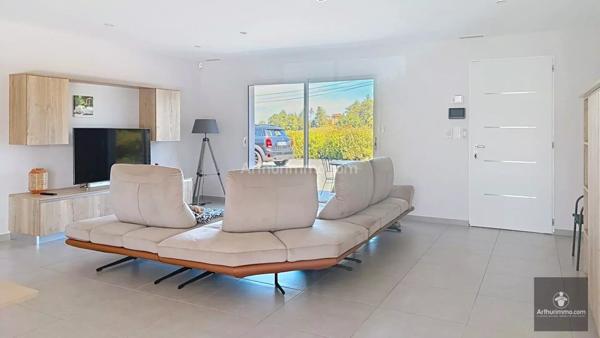 Vente                                                      Maison
                        
                     5 pièces                      122 m2                     à Villerest