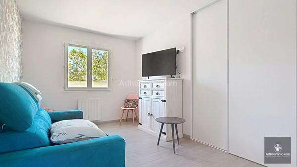 Vente                                                      Maison
                        
                     5 pièces                      122 m2                     à Villerest
