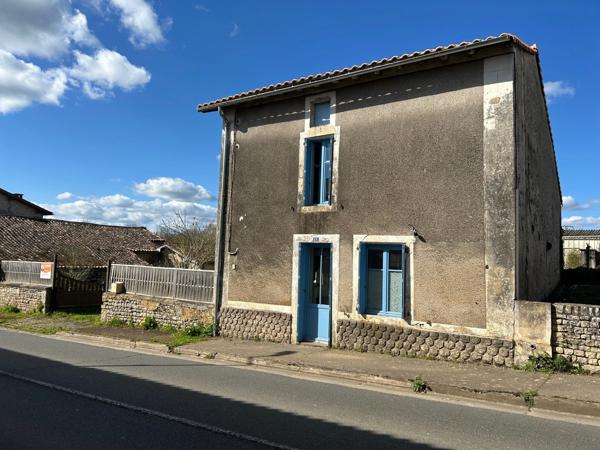 MAISON DE BOURG A FINIR DE RÉNOVER, 111 M² EXPLOITABLES, DÉPENDANCES, TERRAIN 1310M²... A SAISIR !!