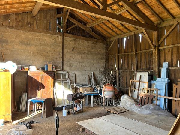 MAISON DE BOURG A FINIR DE RÉNOVER, 111 M² EXPLOITABLES, DÉPENDANCES, TERRAIN 1310M²... A SAISIR !!