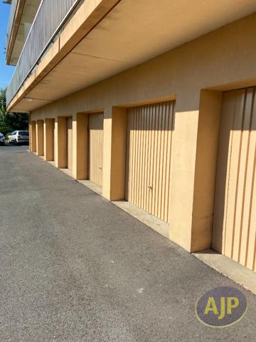 Location parking Saintes : 76 € - AJP Immobilier Saintes