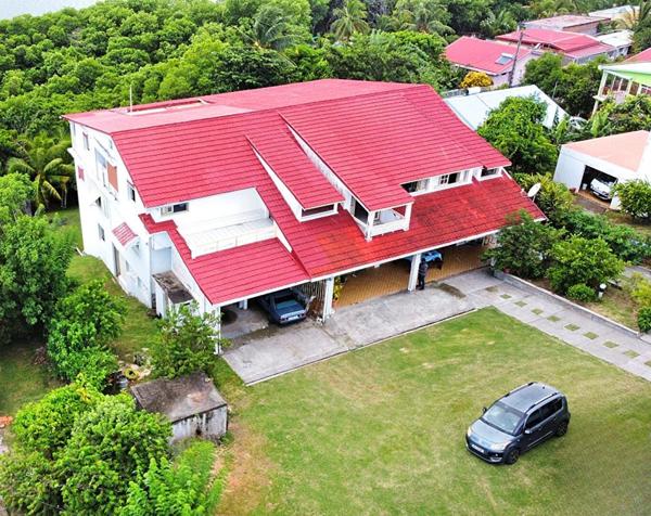 IMMEUBLE DE RAPPORT F 22 AU VAUCLIN ACCES DIRECT MER - PONTON PRIVE