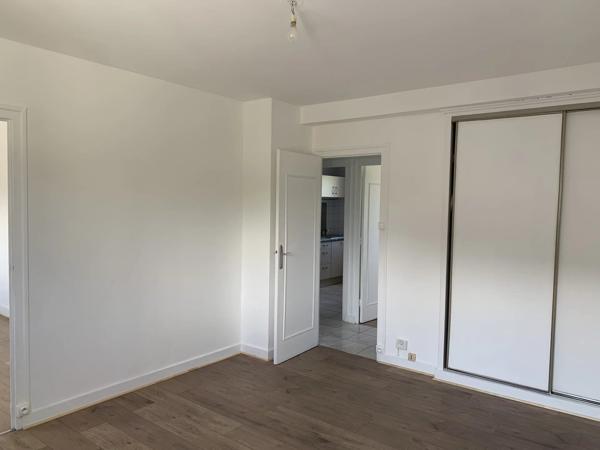 Location                                                      Appartement
                        
                     3 pièces                      49 m2                     à Saint-Chamond