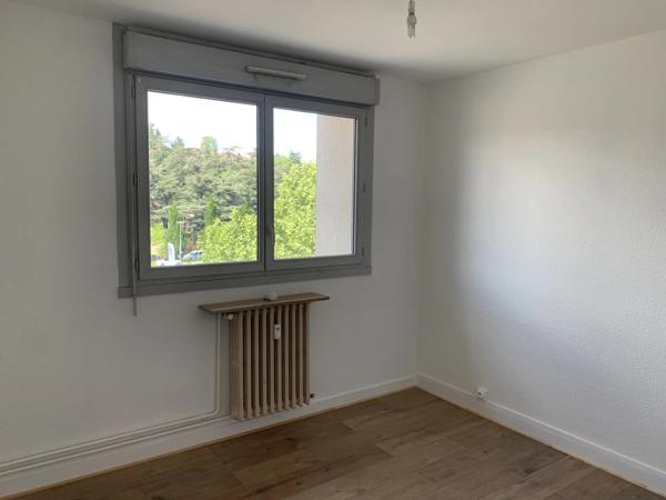 Location                                                      Appartement
                        
                     3 pièces                      49 m2                     à Saint-Chamond