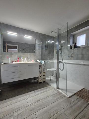 MAISON 8 PIECES DE 177M2