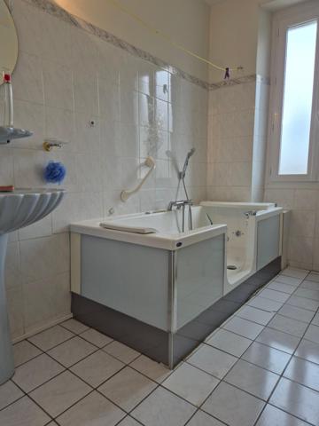 MAISON 8 PIECES DE 177M2