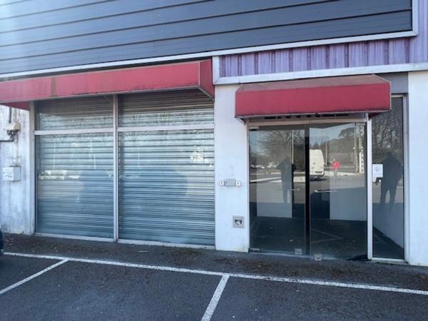 Dpt Hautes Pyrénées (65), à louer TARBES Local commercial