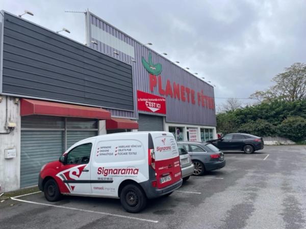 Dpt Hautes Pyrénées (65), à louer TARBES Local commercial