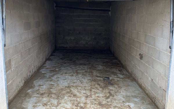 Stationnement à louer    15 m2 Couilly-Pont-aux-Dames