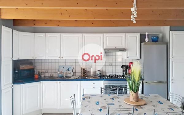 Maison à vendre    3 pièces •  Ambon