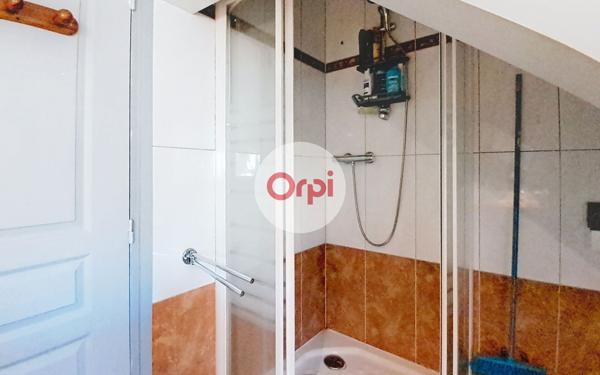 Maison à vendre    3 pièces •  Ambon