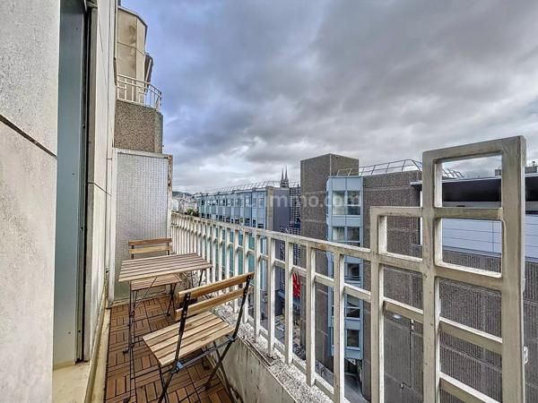 Location                                                      Appartement
                        
                     3 pièces                      72 m2                     à Clermont-Ferrand