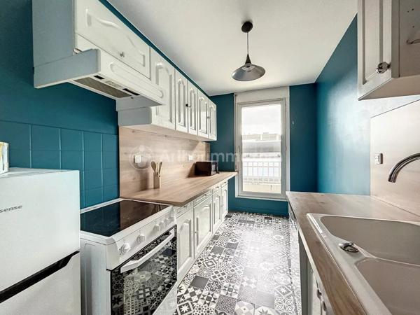 Location                                                      Appartement
                        
                     3 pièces                      72 m2                     à Clermont-Ferrand