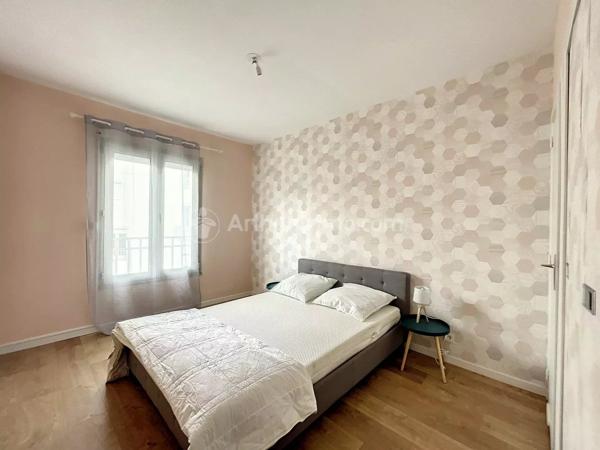 Location                                                      Appartement
                        
                     3 pièces                      72 m2                     à Clermont-Ferrand