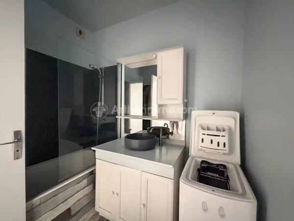 Location                                                      Appartement
                        
                     3 pièces                      72 m2                     à Clermont-Ferrand