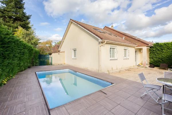 Maison Ozoir La Ferriere 8 pièce(s) 213 m2