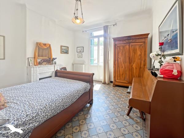 Maison à vendre 595 000 € Marseille 13 6 p 174 m² DPE D