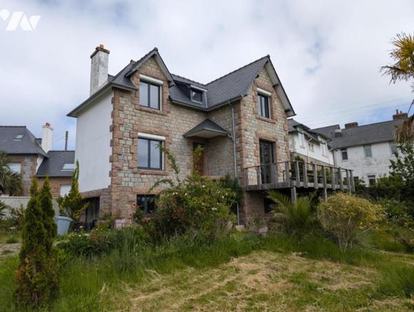 À VENDRE – MAISON DE PAYS EN PIERRE AVEC VUE MER PARTIELLE, CENTRE-VILLE DE PERROS-GUIREC