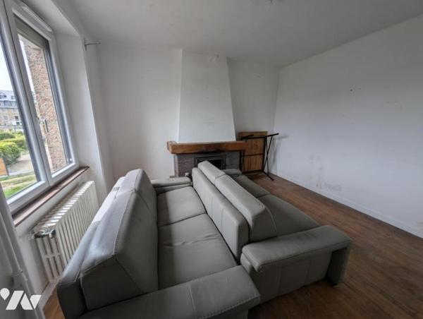 À VENDRE – MAISON DE PAYS EN PIERRE AVEC VUE MER PARTIELLE, CENTRE-VILLE DE PERROS-GUIREC